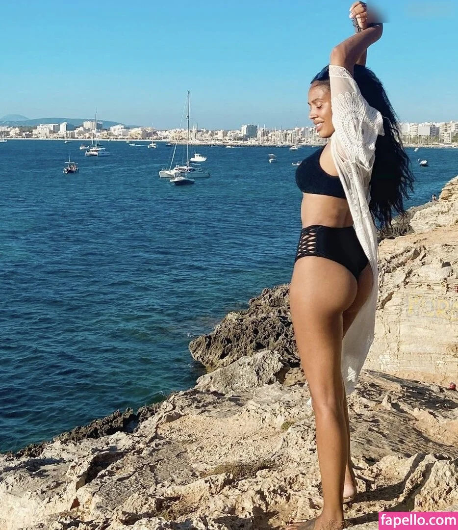 Sarah Joelle Jahnel Onlyfans Photo Gallery 