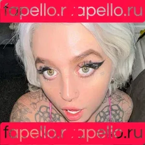 Maz Crystal Onlyfans Photo Gallery 