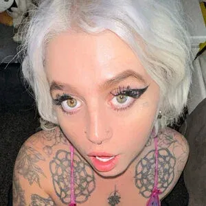 Maz Crystal Onlyfans Photo Gallery 