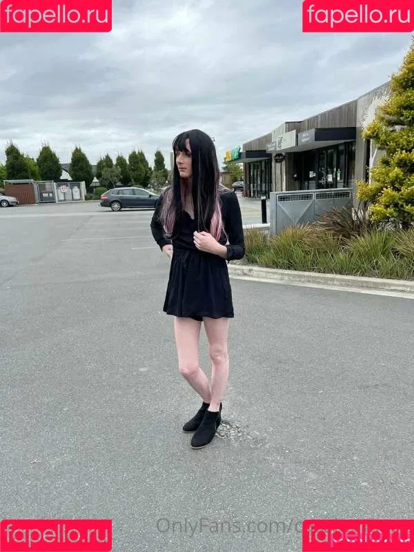 Cassie Moans Onlyfans Photo Gallery 
