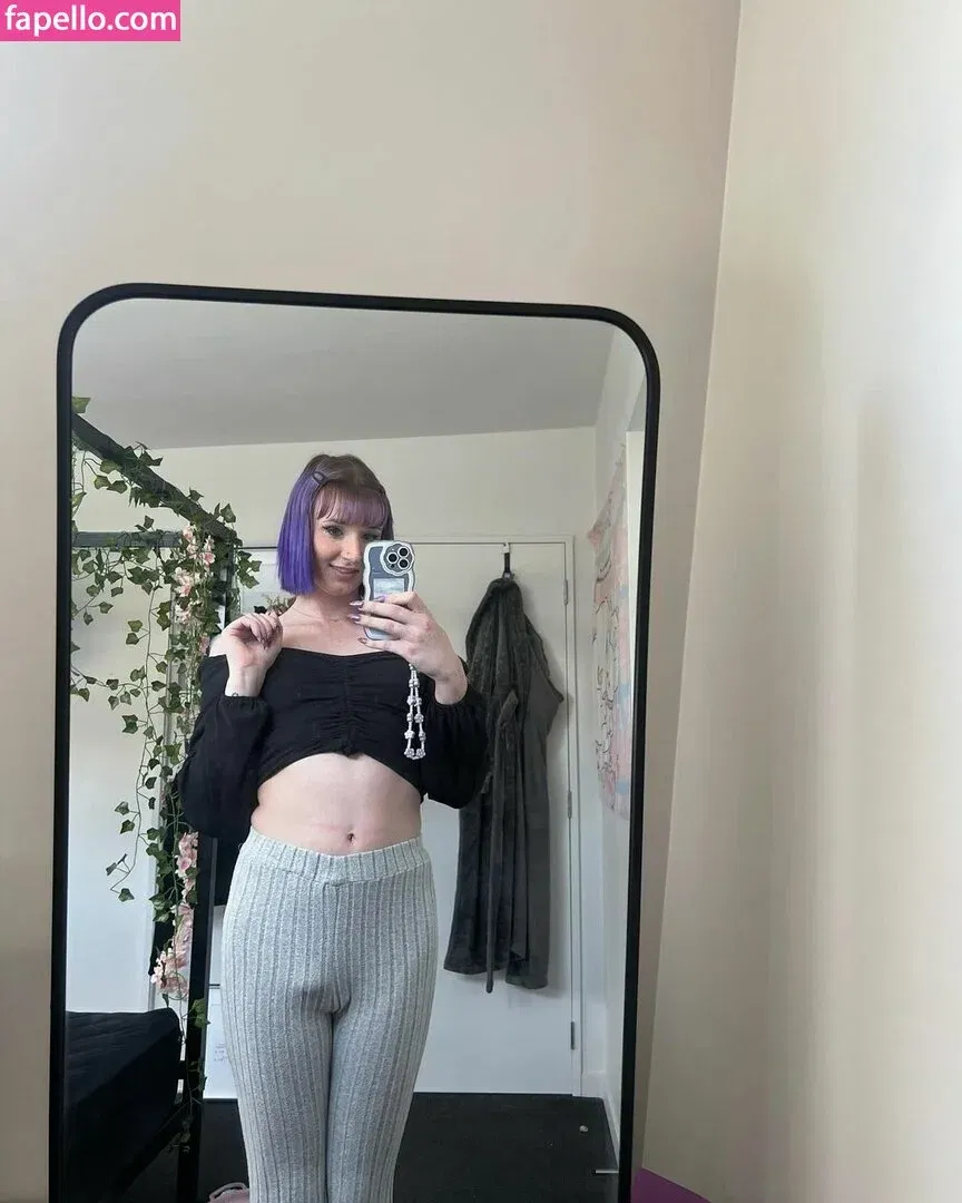 Cassie Moans Onlyfans Photo Gallery 