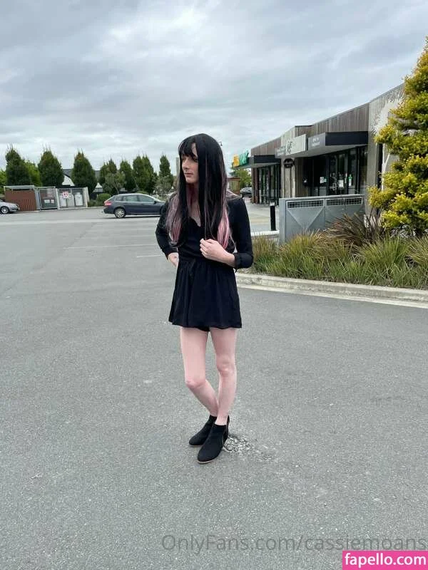 Cassie Moans Onlyfans Photo Gallery 