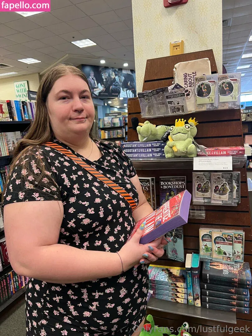 lustfulgeek Onlyfans Photo Gallery 