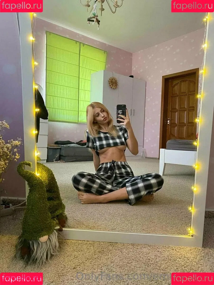 emmy_almyy Onlyfans Photo Gallery 