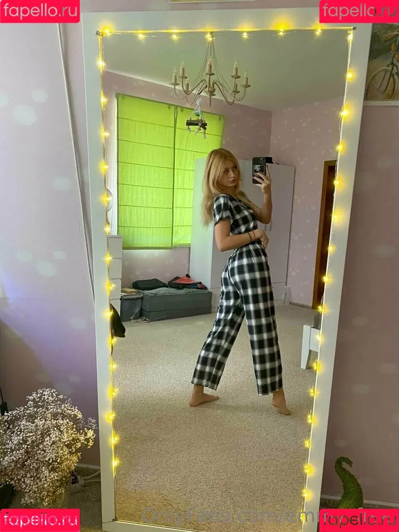 emmy_almyy Onlyfans Photo Gallery 