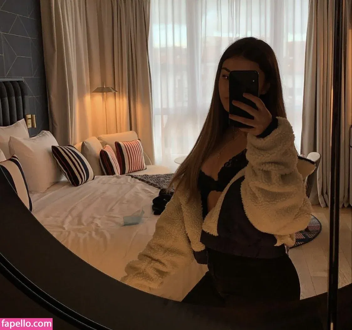 emmy_almyy Onlyfans Photo Gallery 