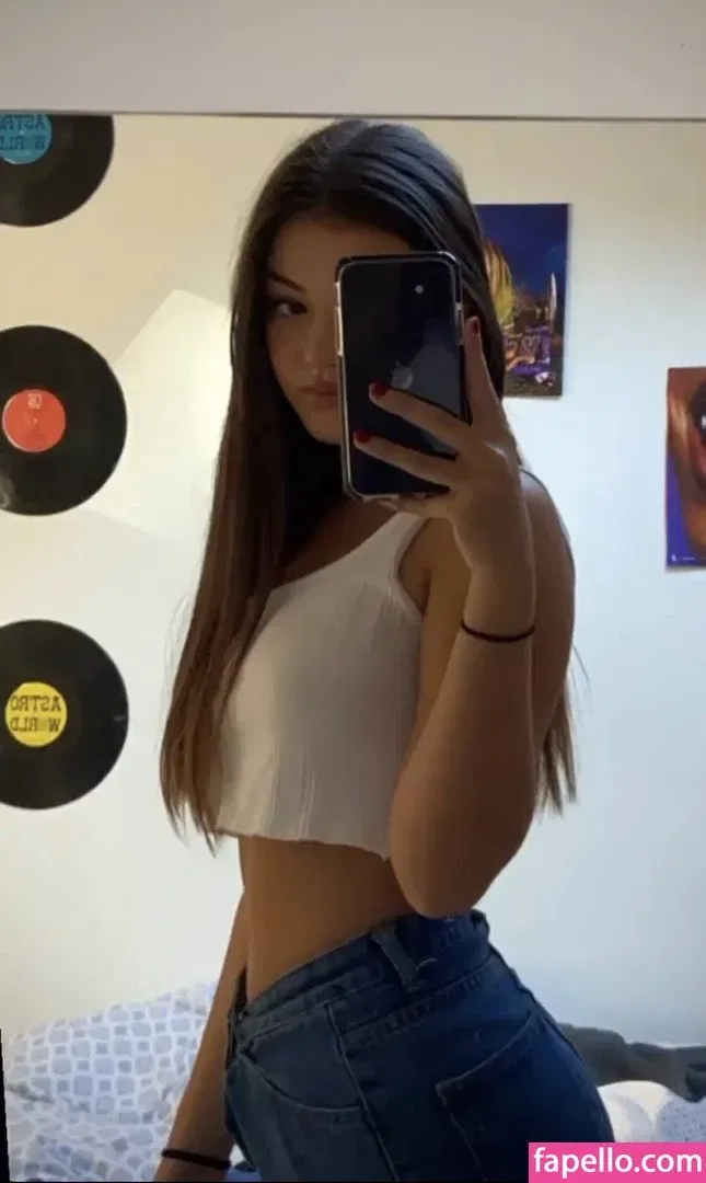 emmy_almyy Onlyfans Photo Gallery 