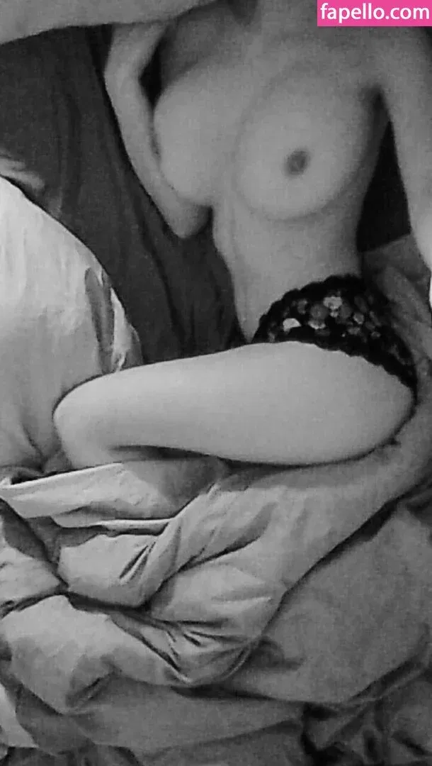 emmy_almyy Onlyfans Photo Gallery 