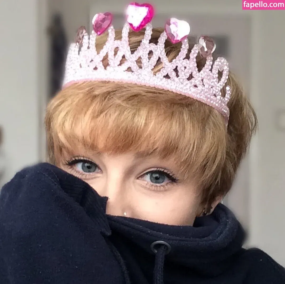 emmy_almyy Onlyfans Photo Gallery 