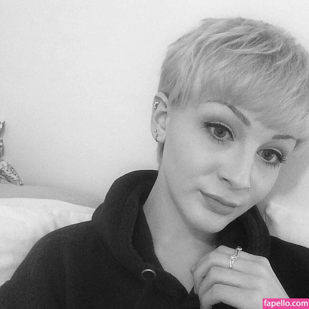 emmy_almyy Onlyfans Photo Gallery 