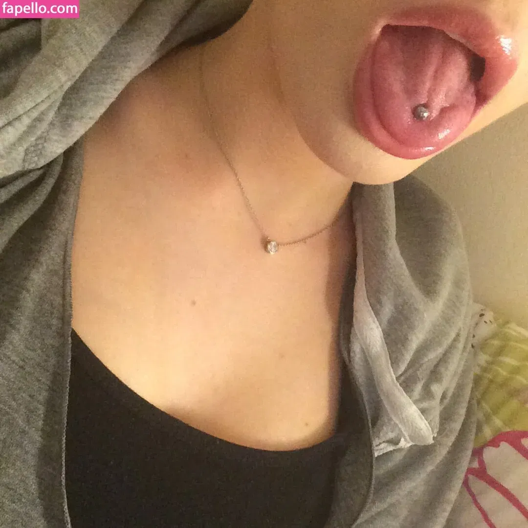 emmy_almyy Onlyfans Photo Gallery 