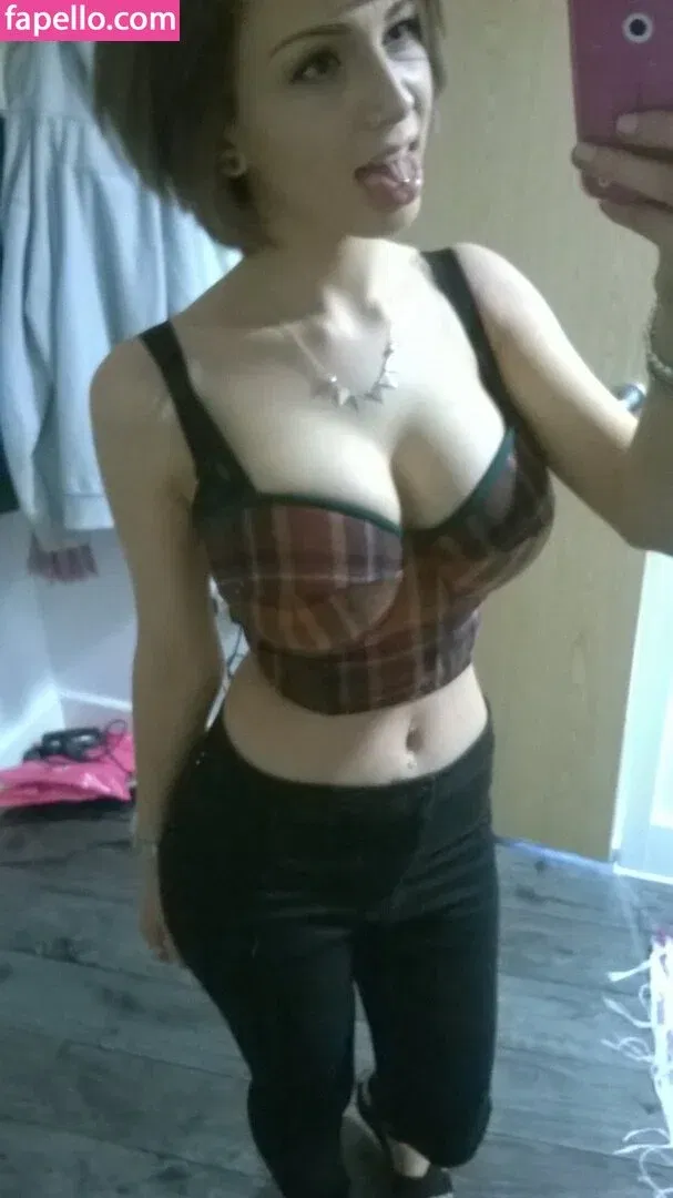 emmy_almyy Onlyfans Photo Gallery 