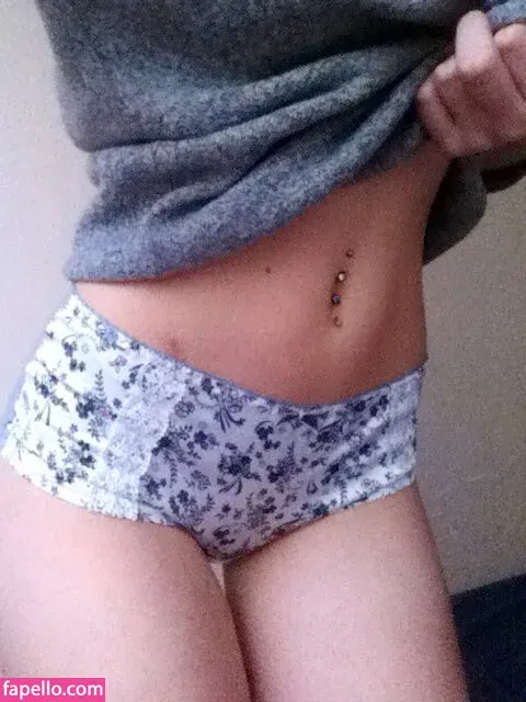 emmy_almyy Onlyfans Photo Gallery 