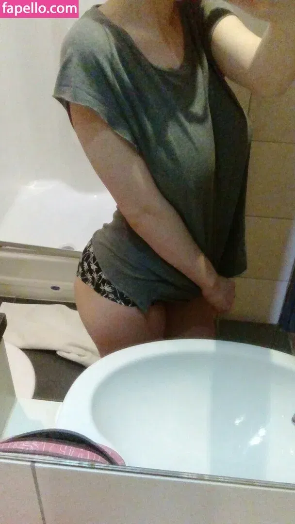 emmy_almyy Onlyfans Photo Gallery 