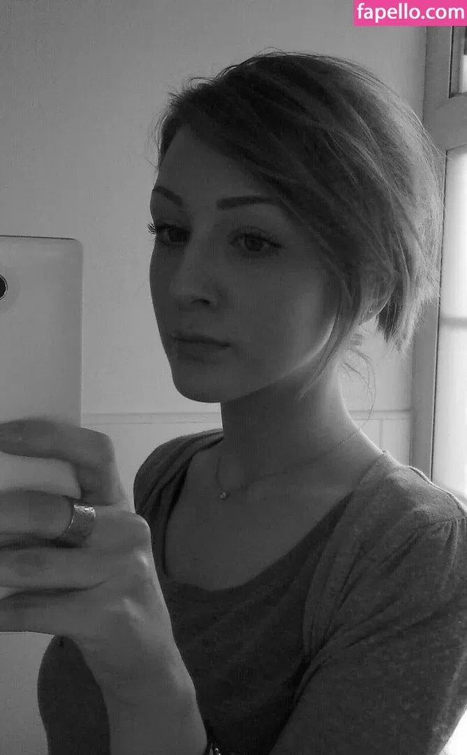 emmy_almyy Onlyfans Photo Gallery 