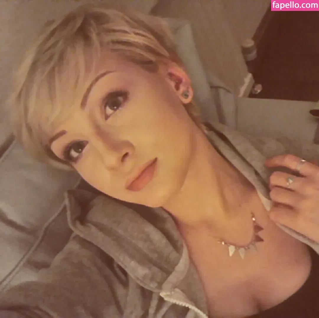 emmy_almyy Onlyfans Photo Gallery 