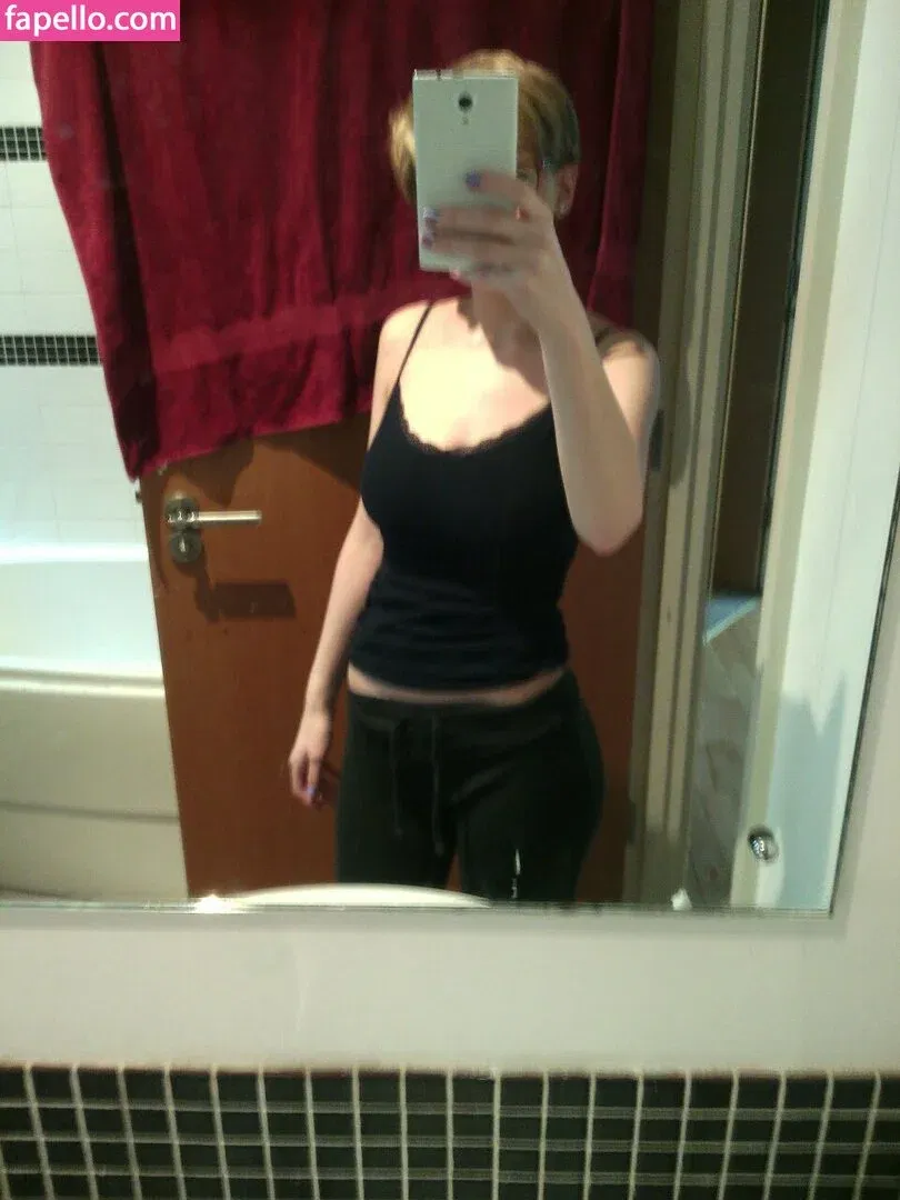 emmy_almyy Onlyfans Photo Gallery 