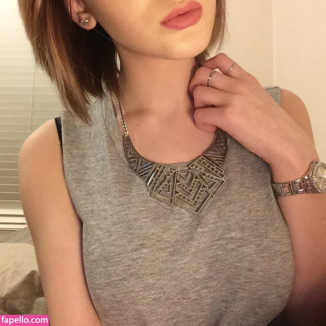 emmy_almyy Onlyfans Photo Gallery 