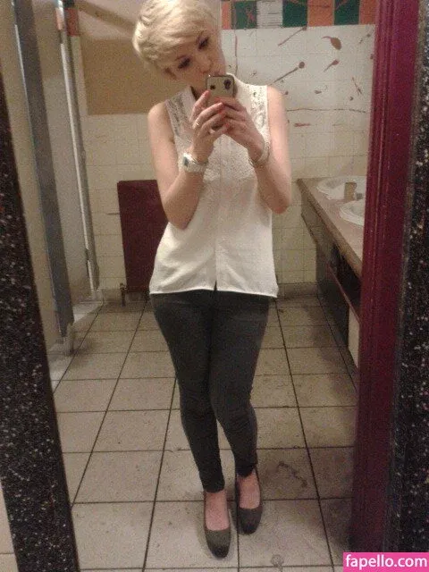 emmy_almyy Onlyfans Photo Gallery 