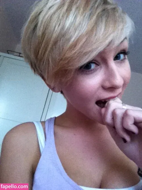 emmy_almyy Onlyfans Photo Gallery 