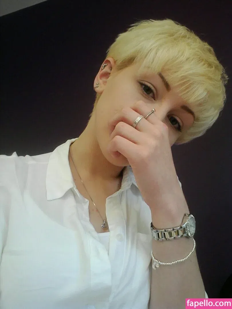 emmy_almyy Onlyfans Photo Gallery 