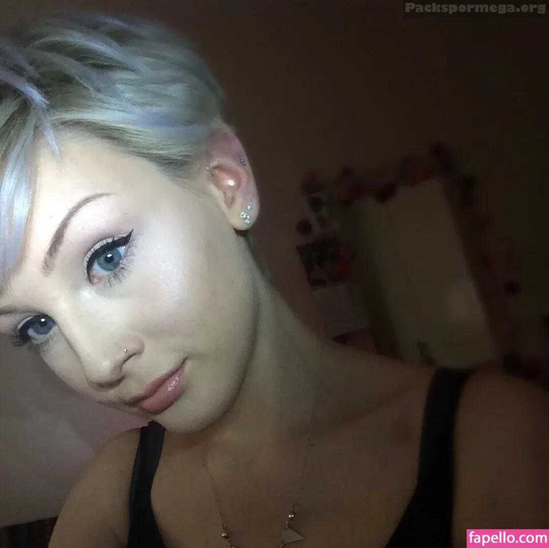 emmy_almyy Onlyfans Photo Gallery 