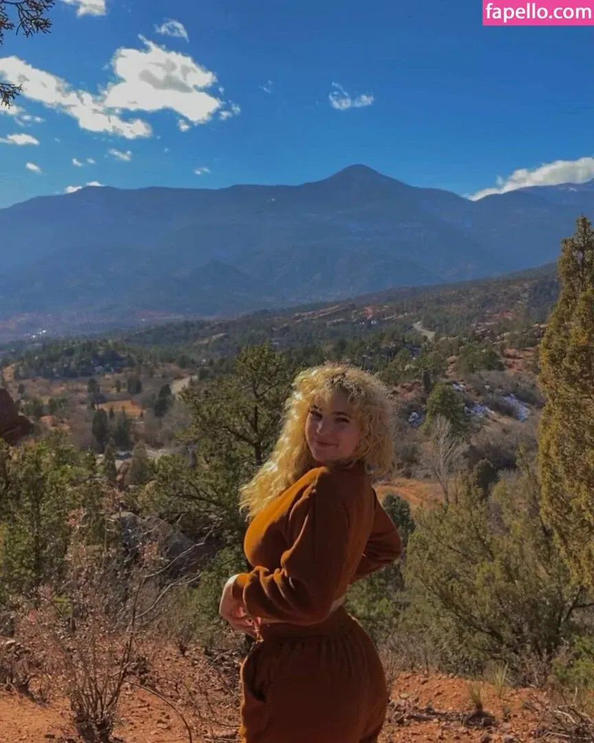 emmy_almyy Onlyfans Photo Gallery 