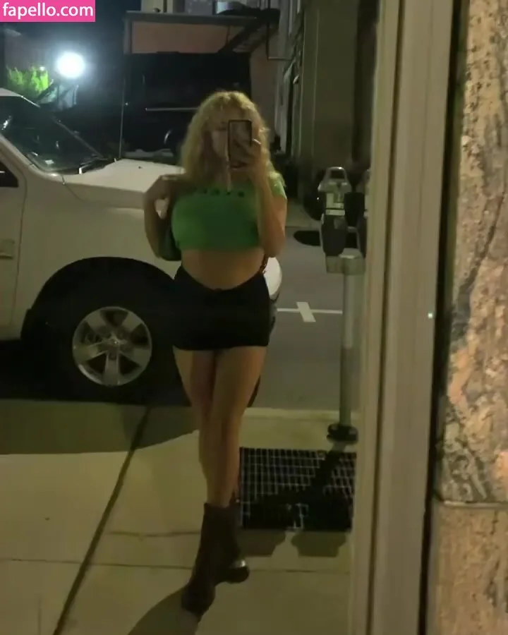 emmy_almyy Onlyfans Photo Gallery 