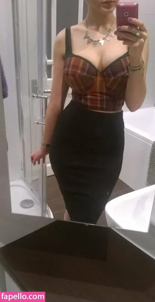 emmy_almyy Onlyfans Photo Gallery 