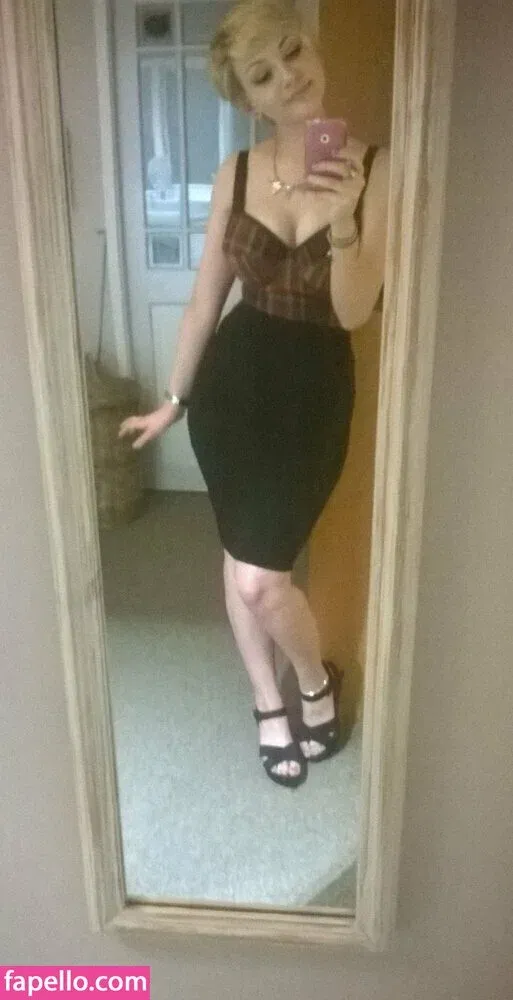 emmy_almyy Onlyfans Photo Gallery 