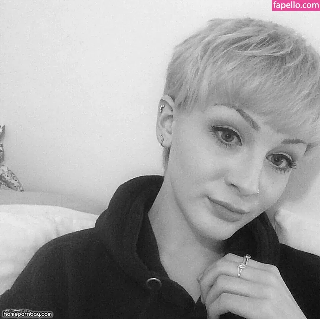 emmy_almyy Onlyfans Photo Gallery 