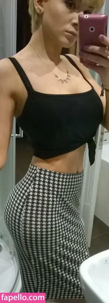 emmy_almyy Onlyfans Photo Gallery 