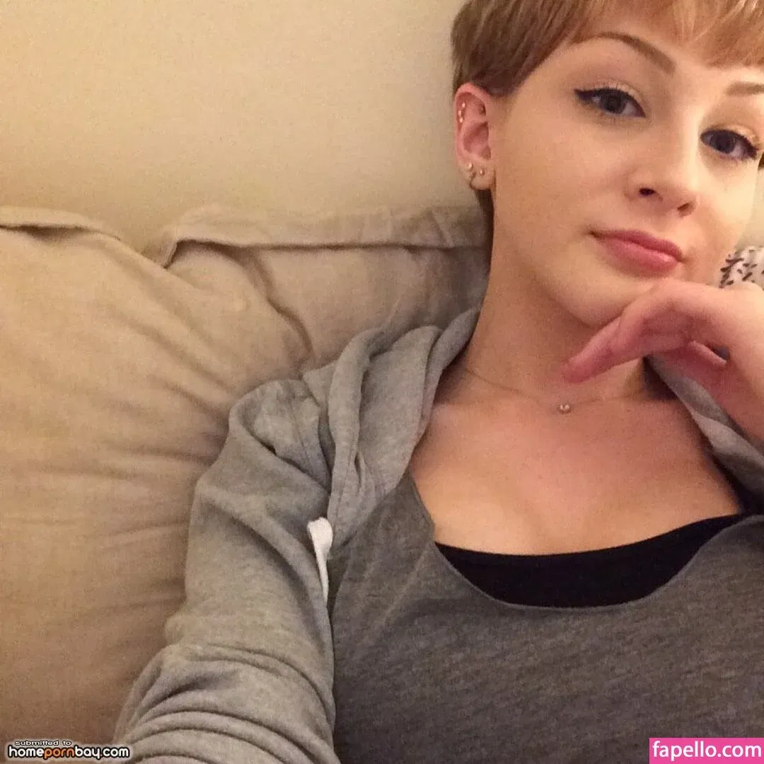 emmy_almyy Onlyfans Photo Gallery 