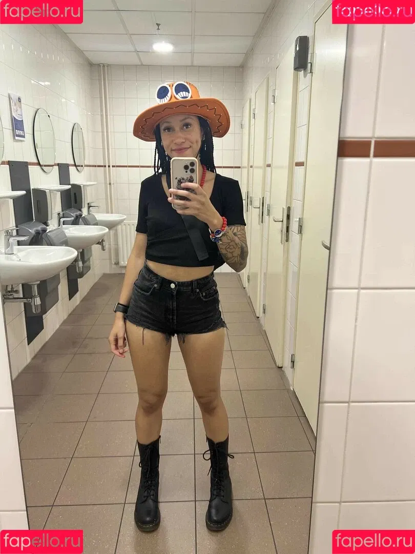 samora Onlyfans Photo Gallery 