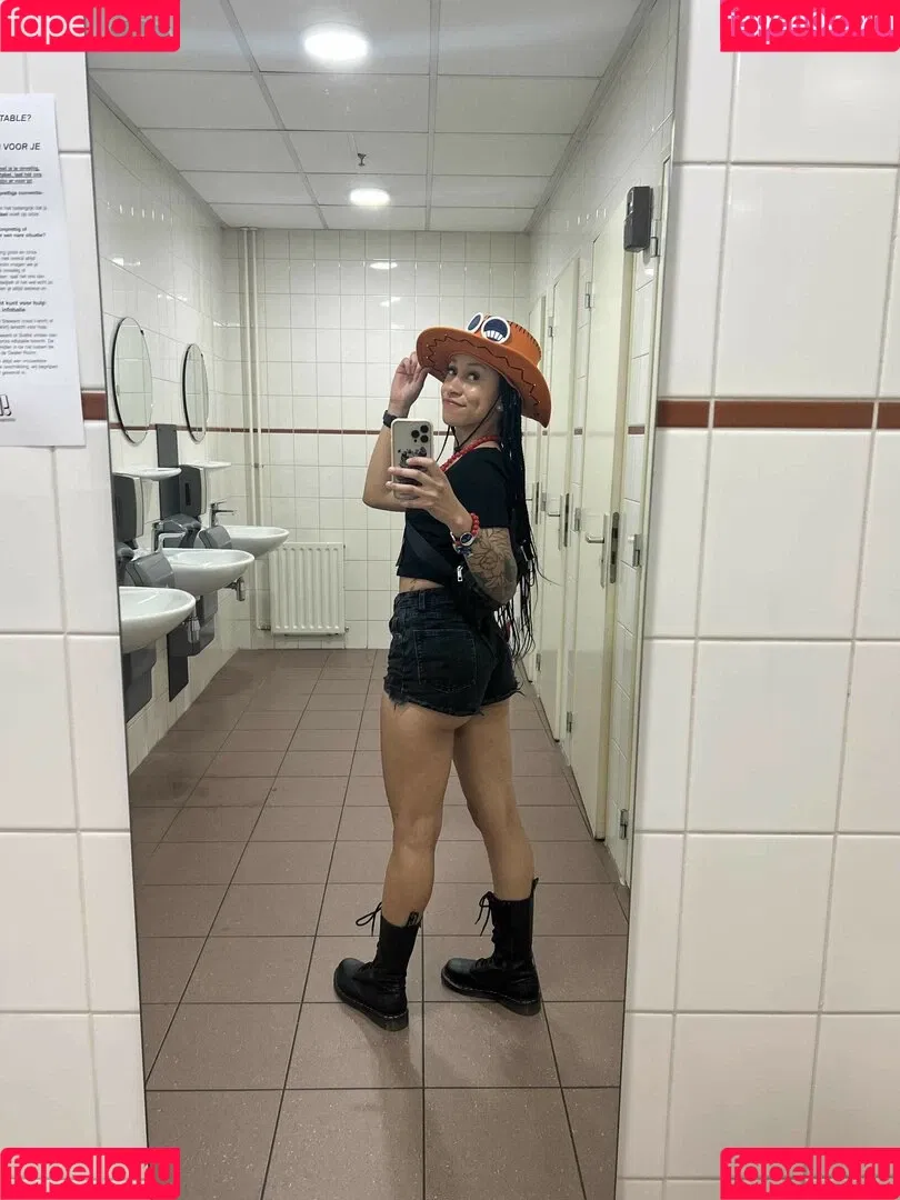 samora Onlyfans Photo Gallery 