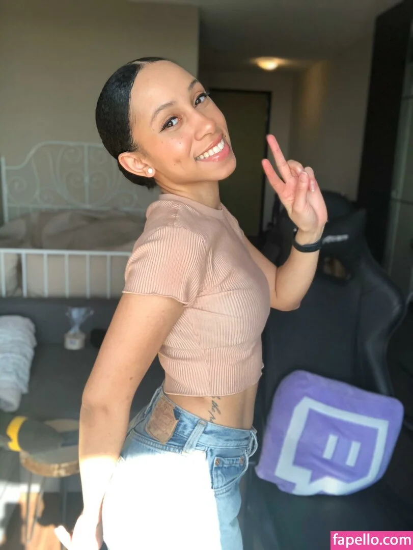 samora Onlyfans Photo Gallery 