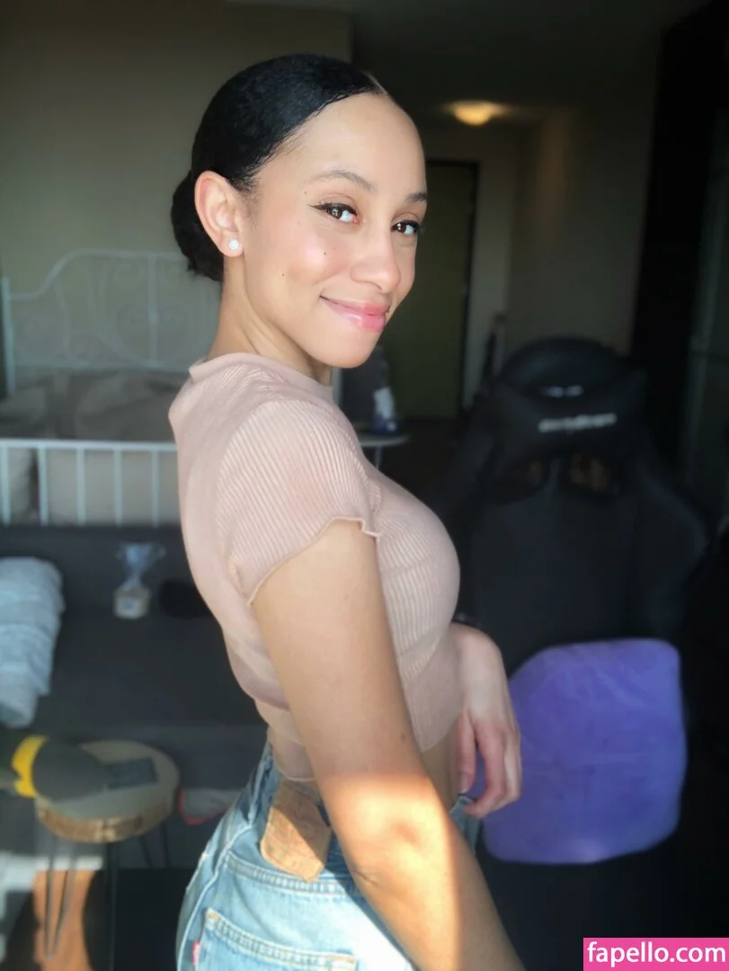 samora Onlyfans Photo Gallery 