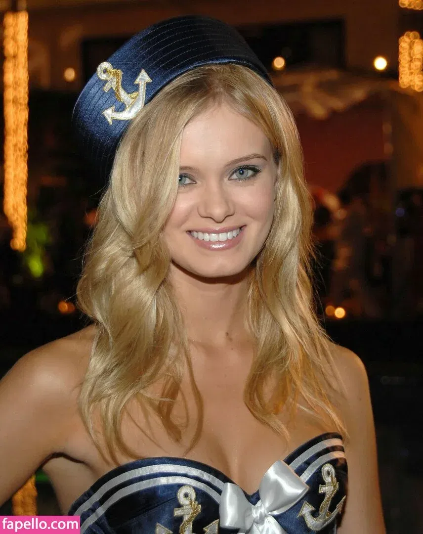 Sara Paxton Onlyfans Photo Gallery 