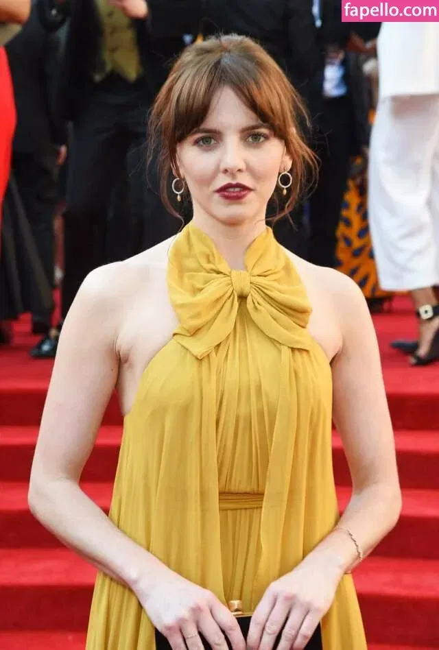 Ophelia Lovibond Onlyfans Photo Gallery 