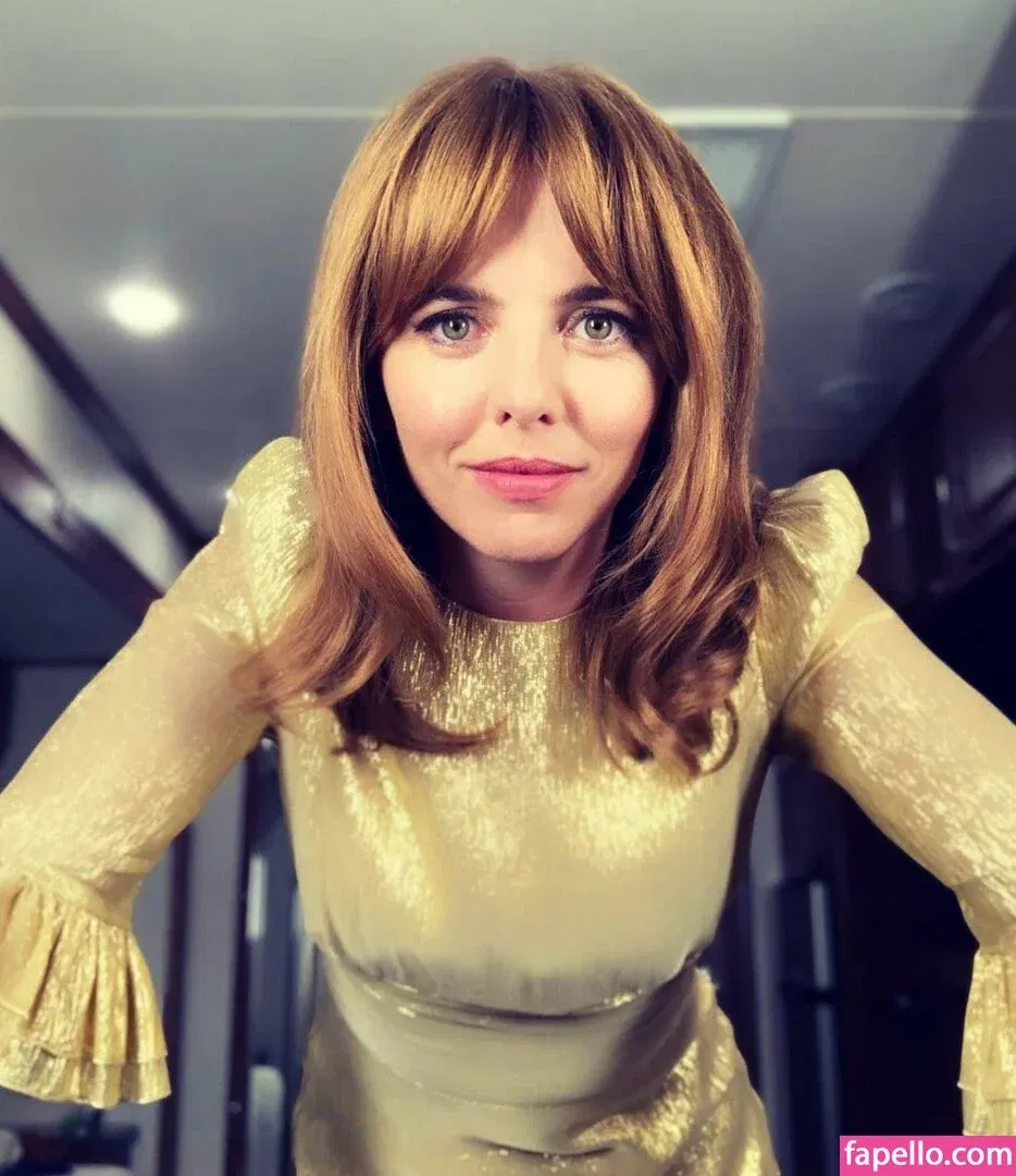 Ophelia Lovibond Onlyfans Photo Gallery 
