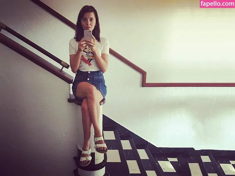 Ophelia Lovibond Onlyfans Photo Gallery 