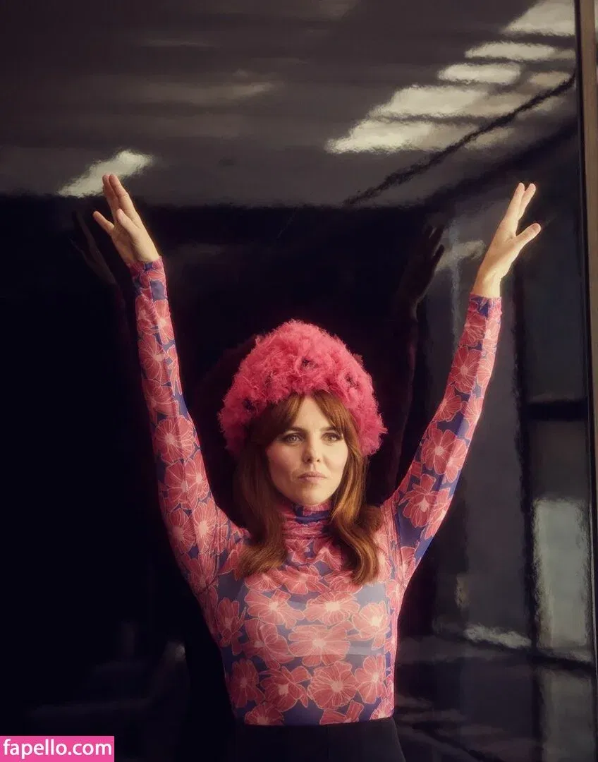 Ophelia Lovibond Onlyfans Photo Gallery 