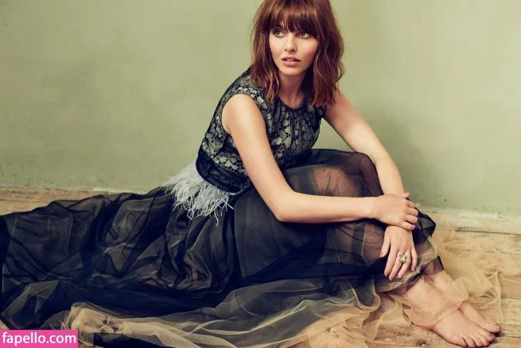 Ophelia Lovibond Onlyfans Photo Gallery 