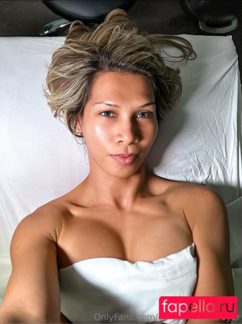 Red Mia Nude Onlyfans Photo 44