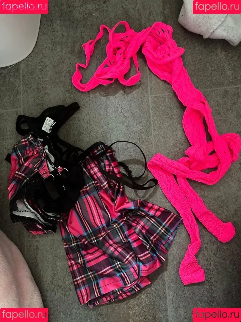 romiraye Onlyfans Photo Gallery 