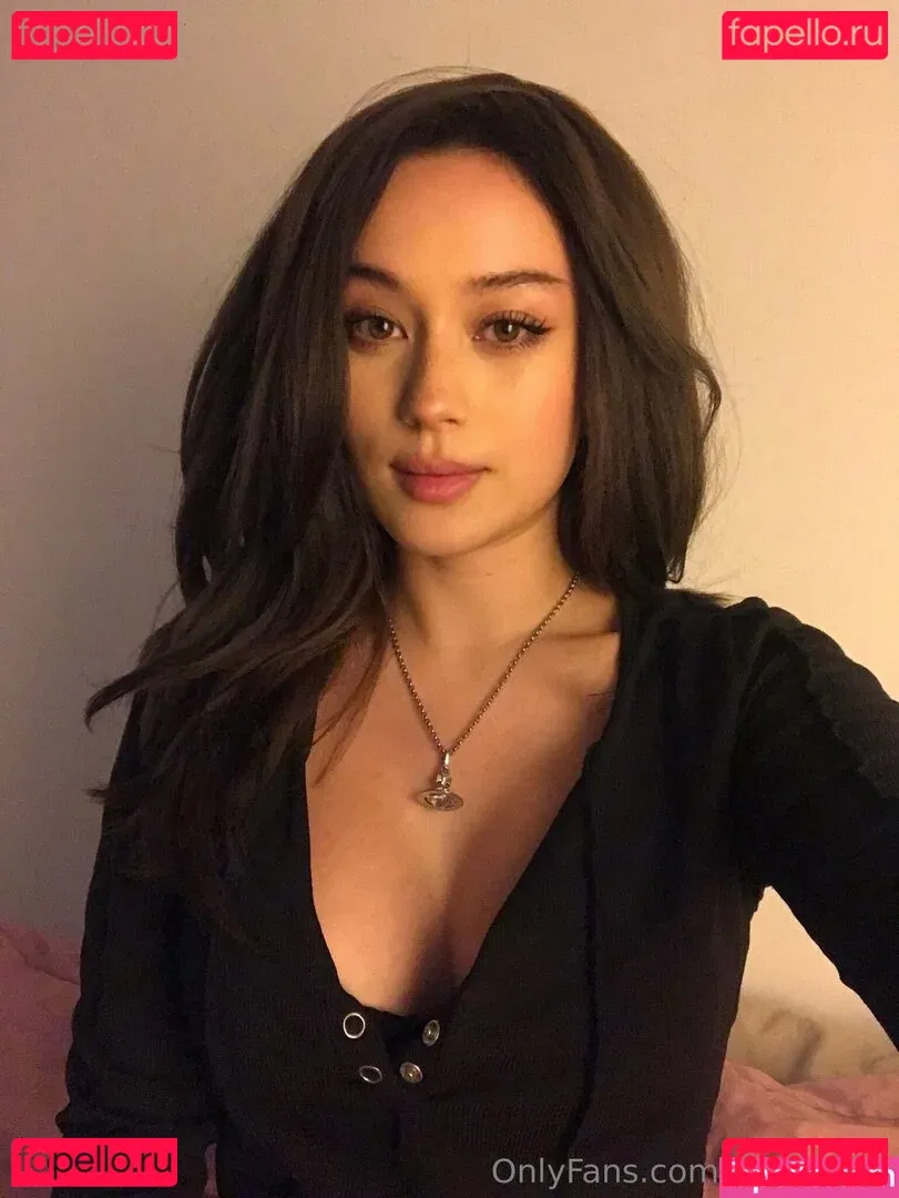 JadeyAnh Onlyfans Photo Gallery 