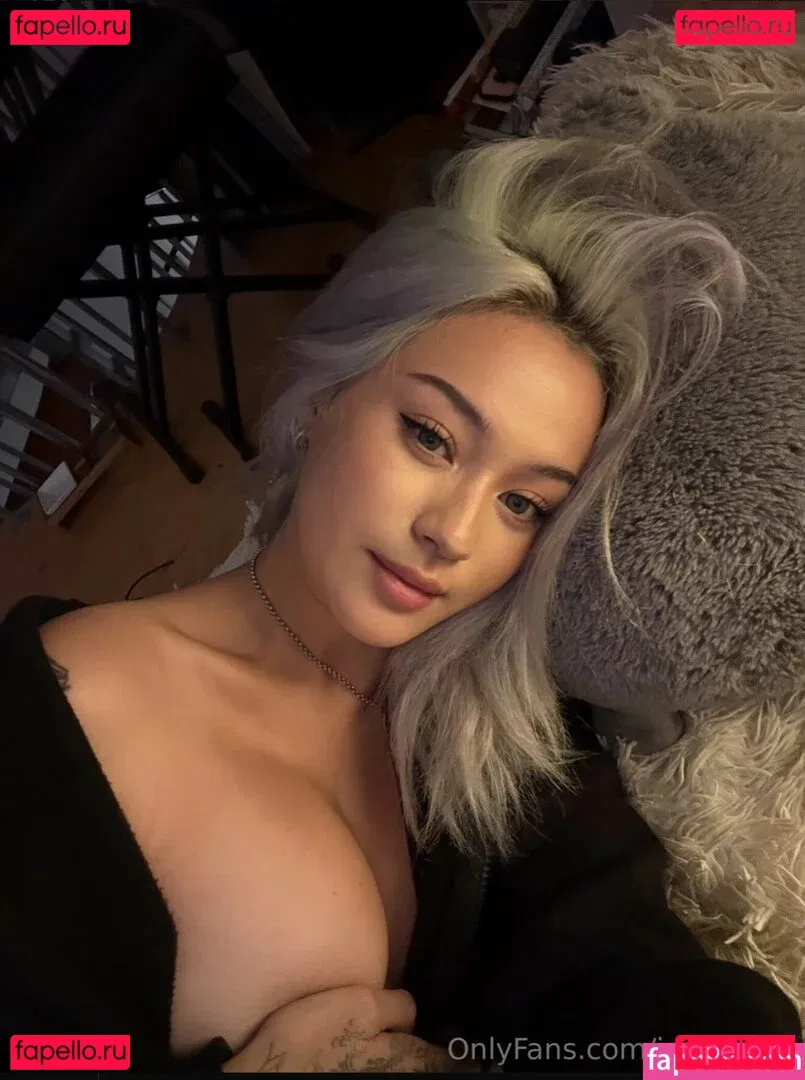 JadeyAnh Onlyfans Photo Gallery 