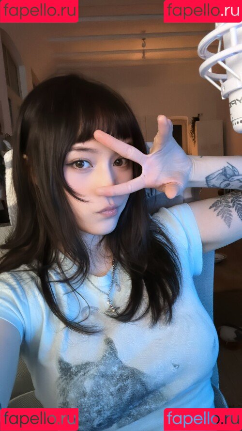 JadeyAnh Onlyfans Photo Gallery 