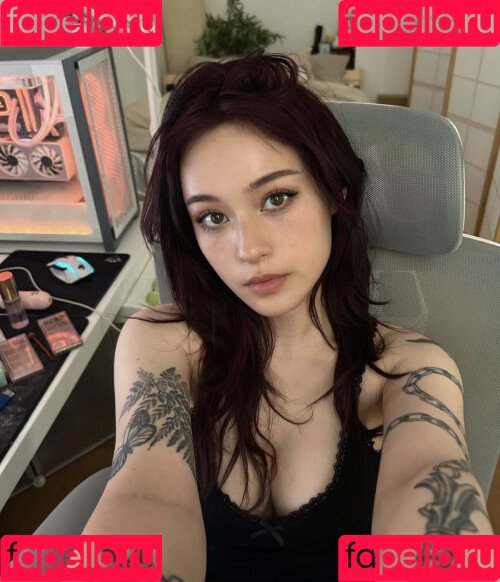 JadeyAnh Onlyfans Photo Gallery 