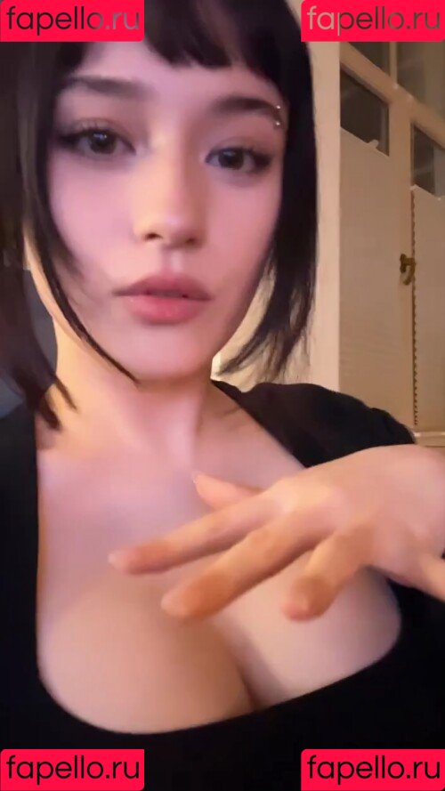 JadeyAnh Onlyfans Photo Gallery 